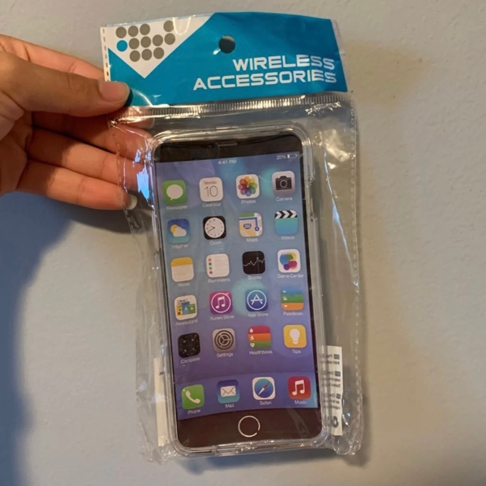 Clear case - Picture 2 of 2